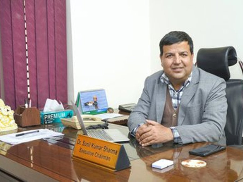 सांसद सुनिल शर्माको केएमसी अस्पतालले भूकम्पमा परी घाइते भएकाको नि:शुल्क उपचार गर्ने 